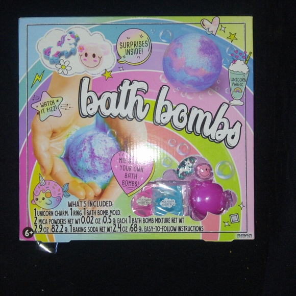 Lip Balm and Bath Bomb Kits - Picture 4 of 7